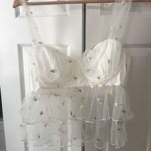 Blush boutique flower crop top size large